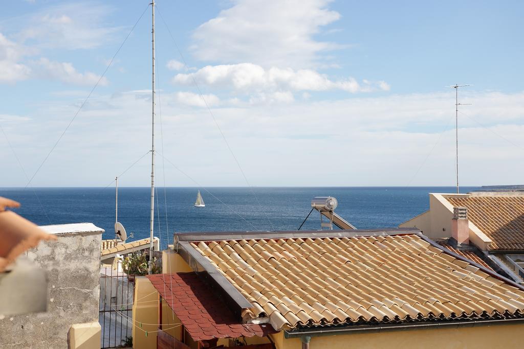 Ortigia Guest House Casa Flora シラクーサ エクステリア 写真