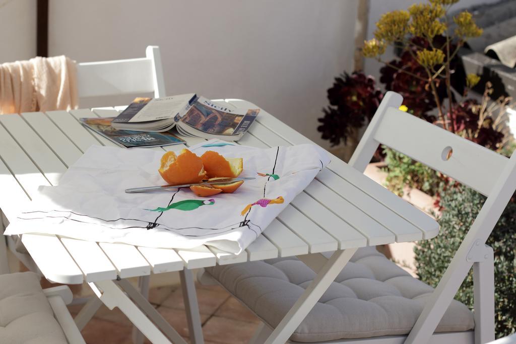 Ortigia Guest House Casa Flora シラクーサ エクステリア 写真