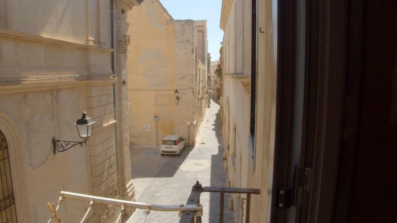 Ortigia Guest House Casa Flora シラクーサ エクステリア 写真